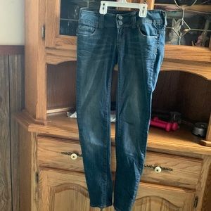 Decree size 3 skinny jeans EUC Two button zipper front To front back pockets